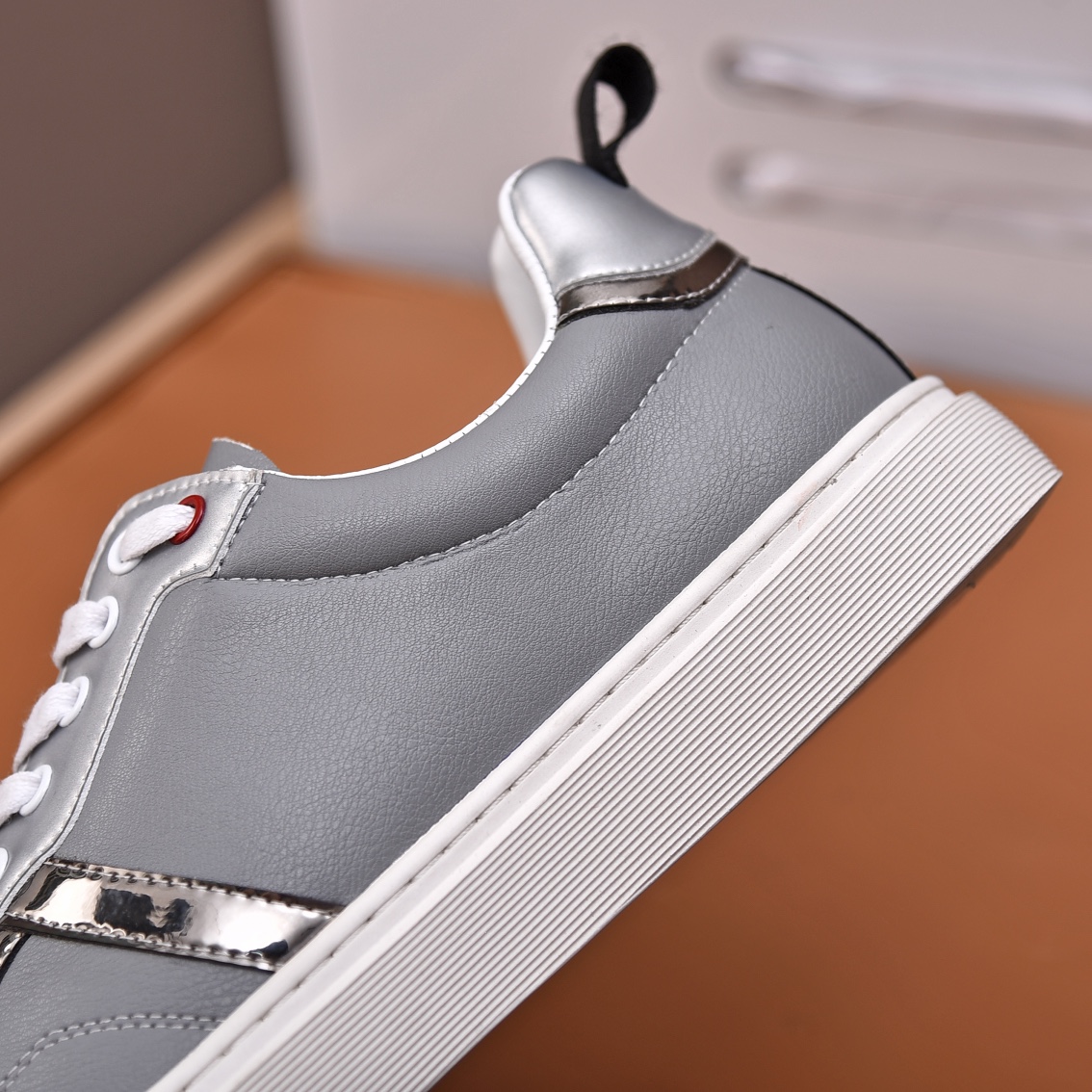 Exportar 210Armani-Armani 2023 sitio web los últimos modelos de contador con los nuevos zapatos casu