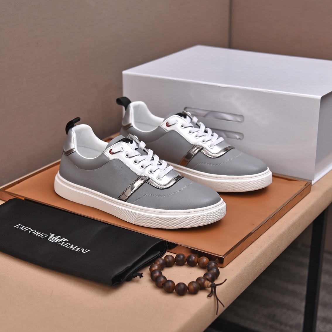 Exportar 210Armani-Armani 2023 sitio web los últimos modelos de contador con los nuevos zapatos casu