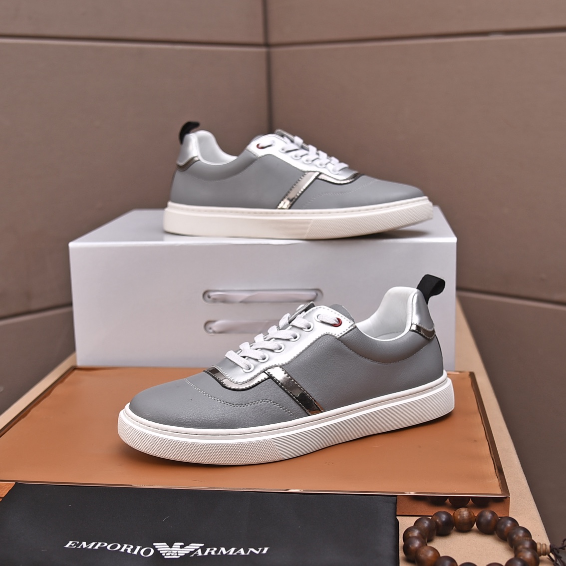 Exportar 210Armani-Armani 2023 sitio web los últimos modelos de contador con los nuevos zapatos casu