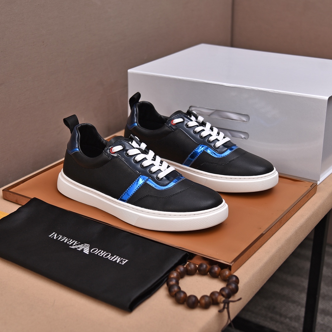 Exportar 210Armani-Armani 2023 sitio web los últimos modelos de contador con los nuevos zapatos casu
