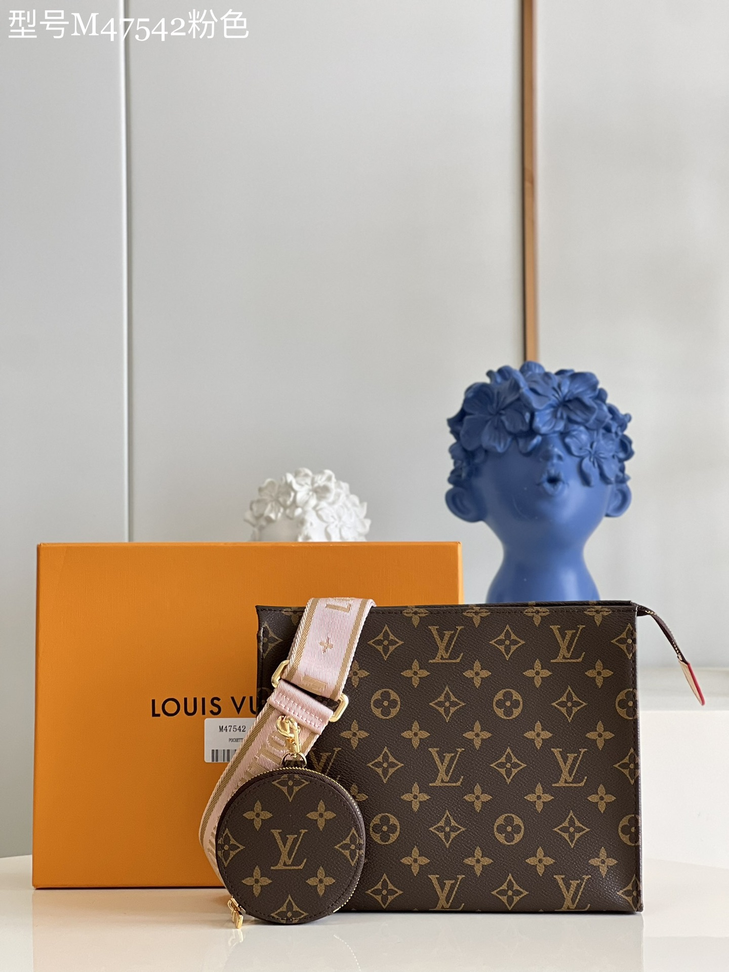 NO:398806,【Exclusive real photo M47542 pink】No. 26 washbasin crossbody, spacious interior space, crotch-connecting design on both sides, easy to pick up and put items, and you can easily put it in your handbag. Size 26x 20x 5cm.Z.,LV【Original Leather】,louis vuitton19860909【独家实拍M47542粉色】26号盥洗袋斜挎 ,内部空间宽敞,两侧采用接裆式设计,方便取放物品,可将它轻而易举地放进手袋中.尺寸26x 20x 5cm.Z.,LV【原厂皮】,louis vuitton,Bag