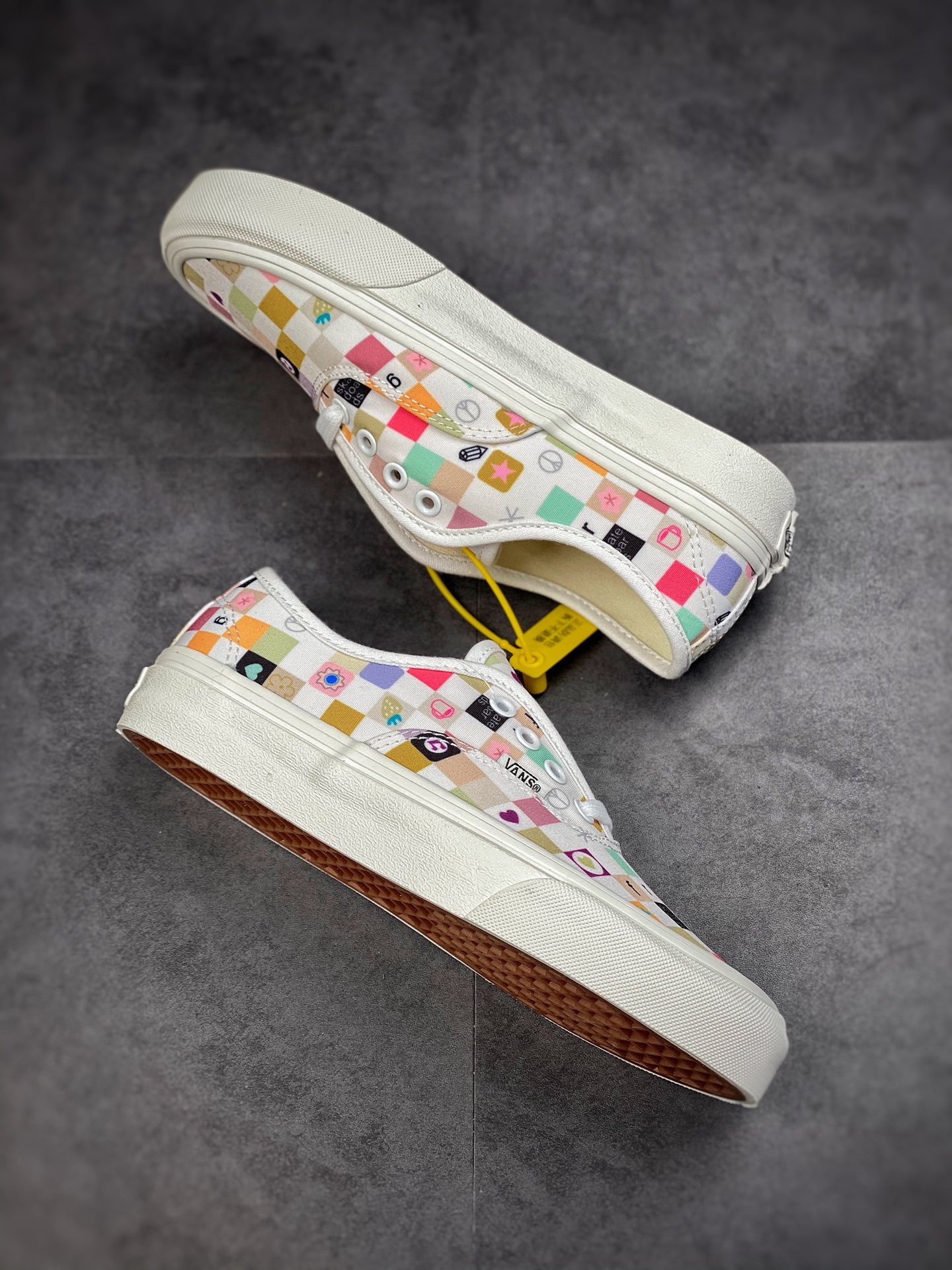 150 VANS Authentic  2022新款夏季百搭小众设计彩色棋盘格帆布鞋涂鸦休闲平底板鞋