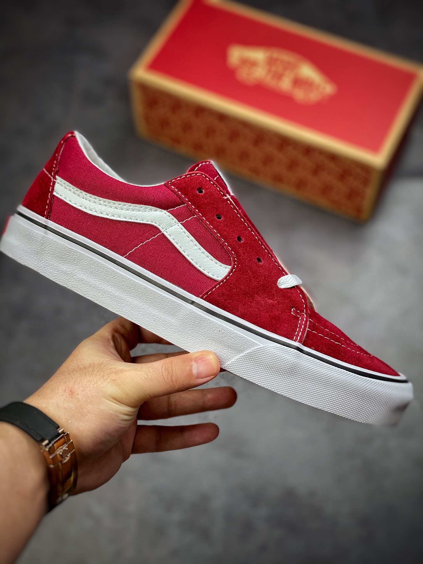 150 余文乐同款Vans Sk8-Low 酒红色 VANS范斯2022春夏新款酒红色低帮情侣运动休闲帆布鞋复古滑板鞋VN0A4UUK5U7