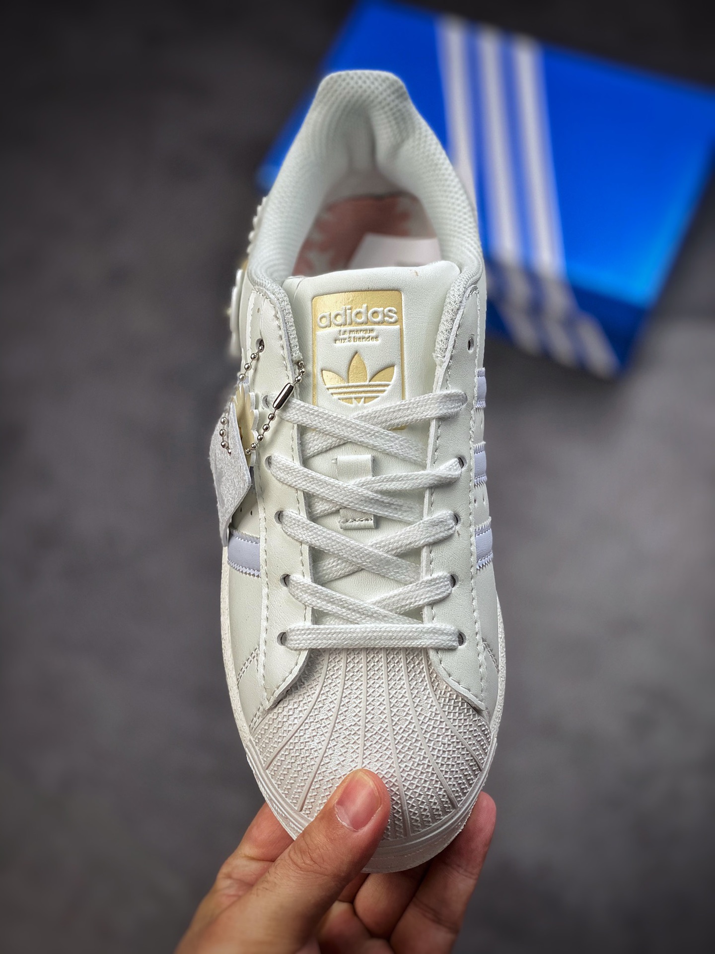 140 Adidas Originals SUPERSTAR 小雏菊 GX2172-莆田鞋,莆田鞋货源,高仿鞋,高仿鞋货源,安福档口,莆田高仿鞋,莆田鞋批发,高仿鞋批发,莆田高仿运动鞋,高仿运动鞋,莆田运动鞋 140 Adidas Originals SUPERSTAR 小雏菊 GX2172