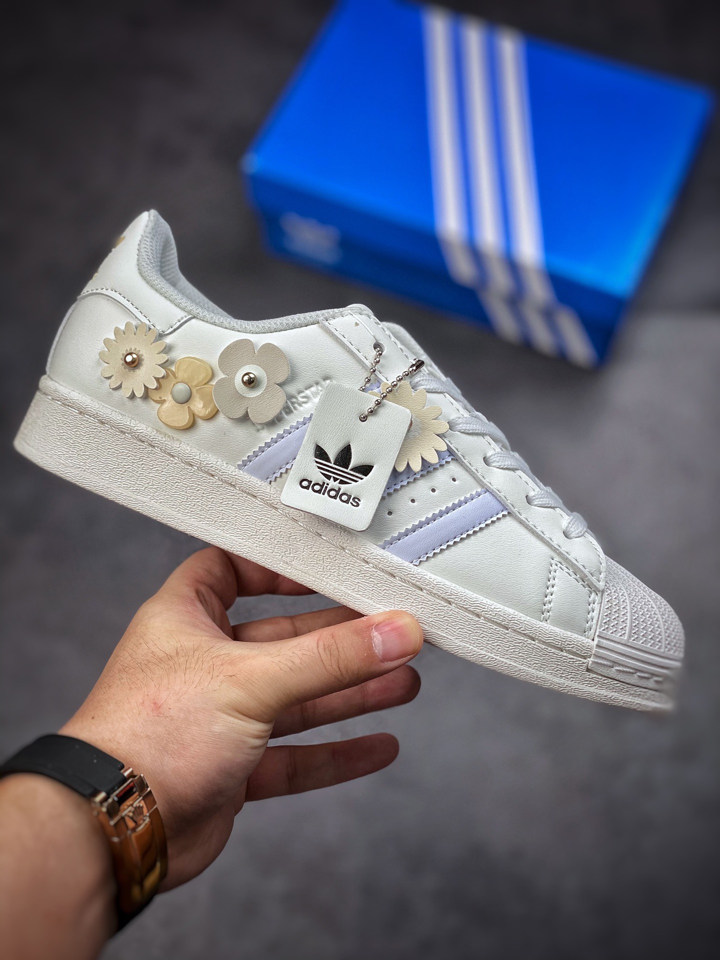 140 Adidas Originals SUPERSTAR 小雏菊 GX2172-莆田鞋,莆田鞋货源,高仿鞋,高仿鞋货源,安福档口,莆田高仿鞋,莆田鞋批发,高仿鞋批发,莆田高仿运动鞋,高仿运动鞋,莆田运动鞋 140 Adidas Originals SUPERSTAR 小雏菊 GX2172