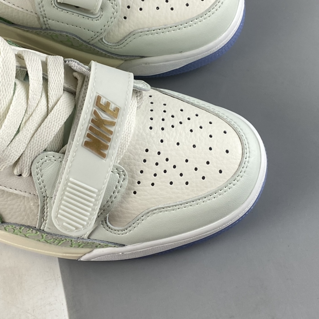 P240  Air Jordan Legacy AJ312 低帮复古魔术贴三合一板鞋 DR8486-131