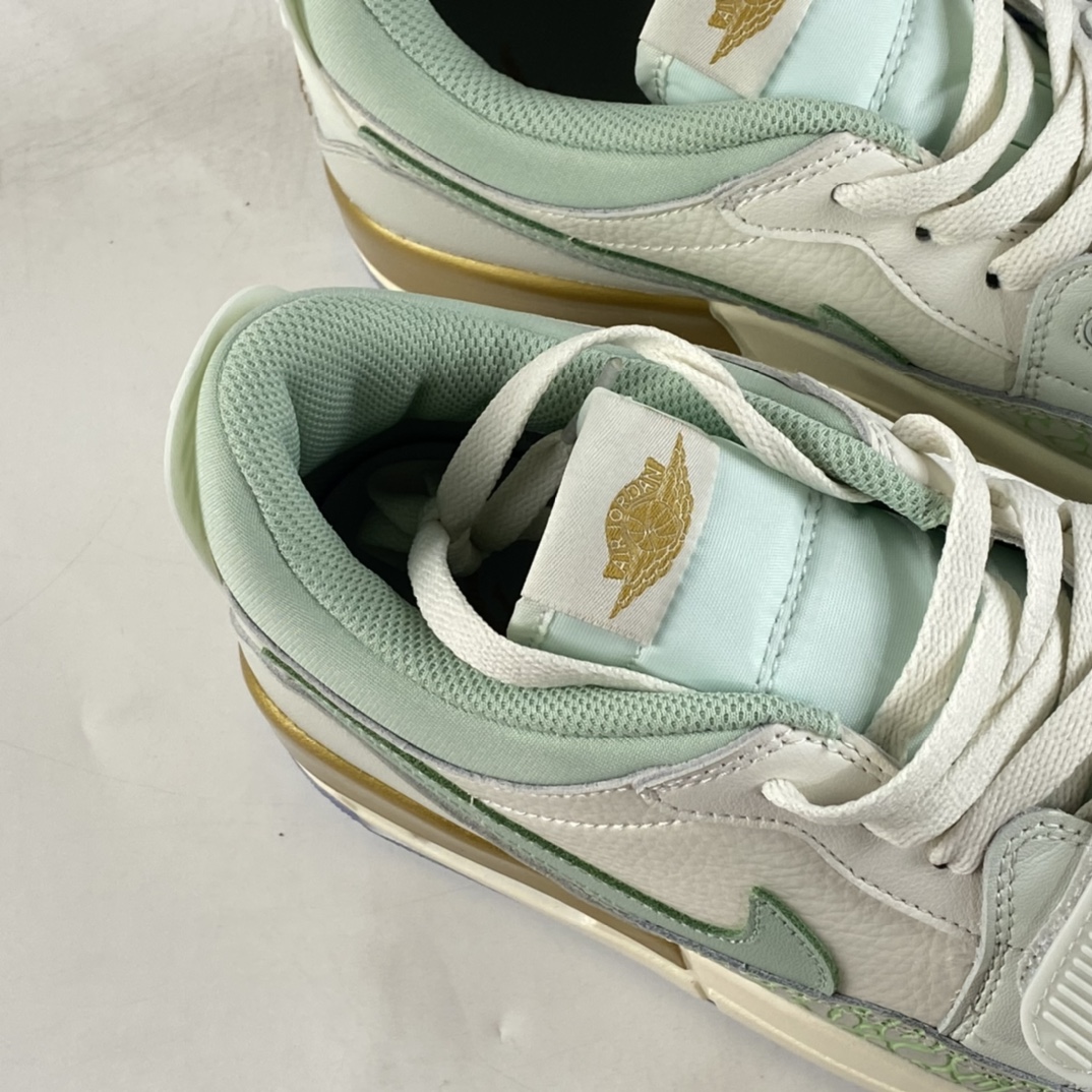 P240  Air Jordan Legacy AJ312 低帮复古魔术贴三合一板鞋 DR8486-131