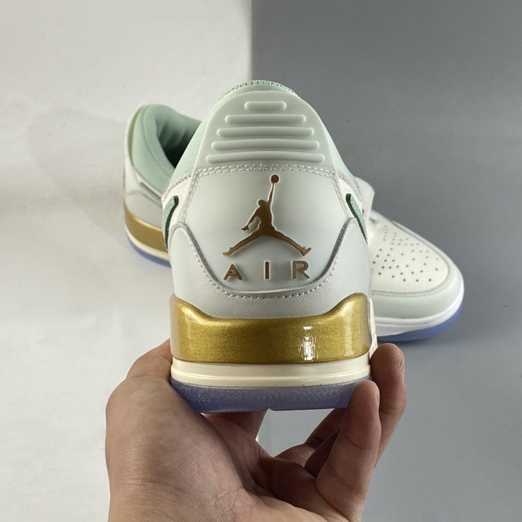 P240  Air Jordan Legacy AJ312 低帮复古魔术贴三合一板鞋 DR8486-131