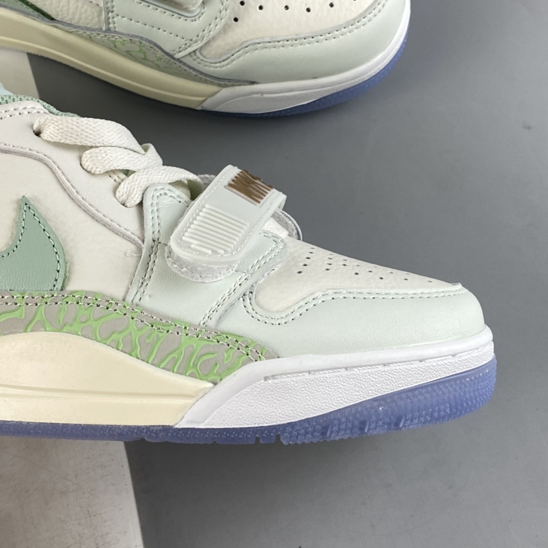 P240  Air Jordan Legacy AJ312 低帮复古魔术贴三合一板鞋 DR8486-131