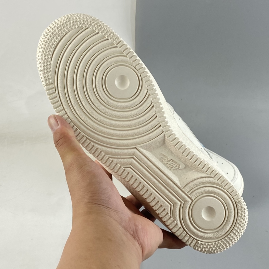 P240  Nike Air Force 1’07 Low 猿人头联名 空军一号低帮休闲板鞋 AA1356-116
