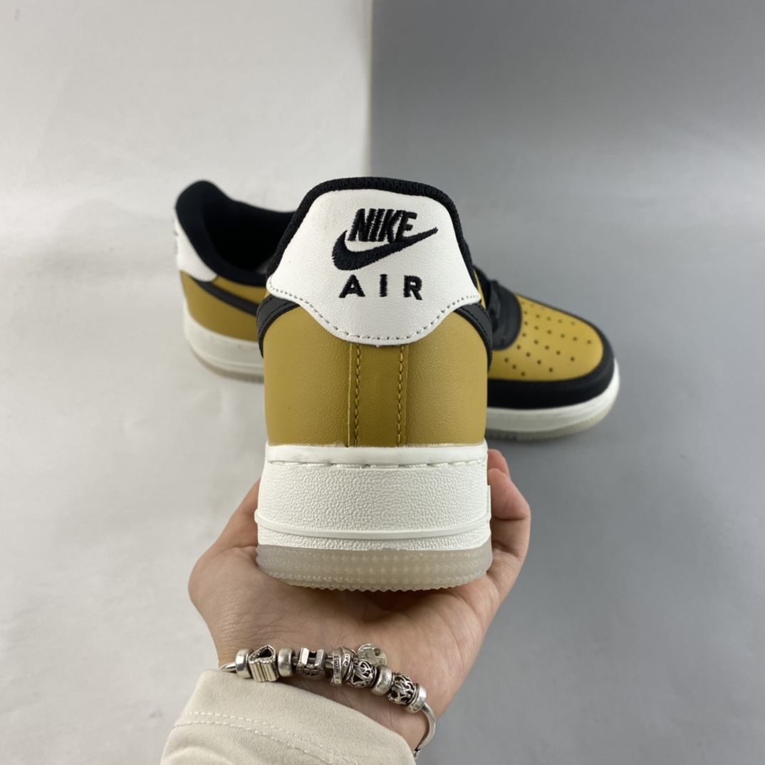 P220  Nike Air Force 1’07 Low 白黑金配色 空军一号低帮休闲板鞋 CJ8899-111