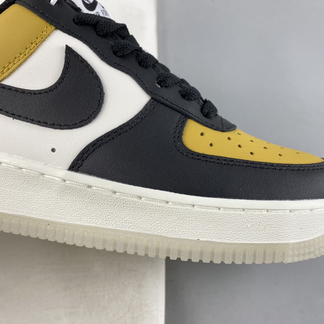 P220  Nike Air Force 1’07 Low 白黑金配色 空军一号低帮休闲板鞋 CJ8899-111