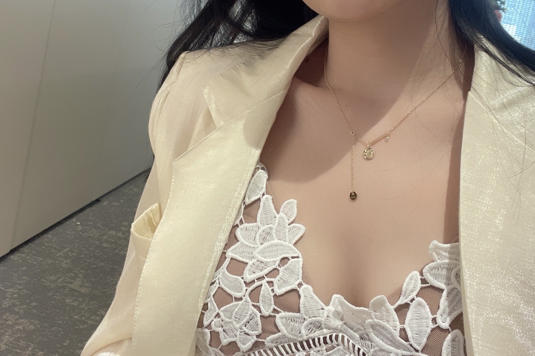 NO:632834,Book pattern extra small necklace ZG synchronization classic elements thick plating 18k, necklace, Cartier high-end jewelry19860909藏书图案超小号项链 ZG同步 经典元素 厚镀18k,,necklace,卡迪亚高端饰品,Jewelry