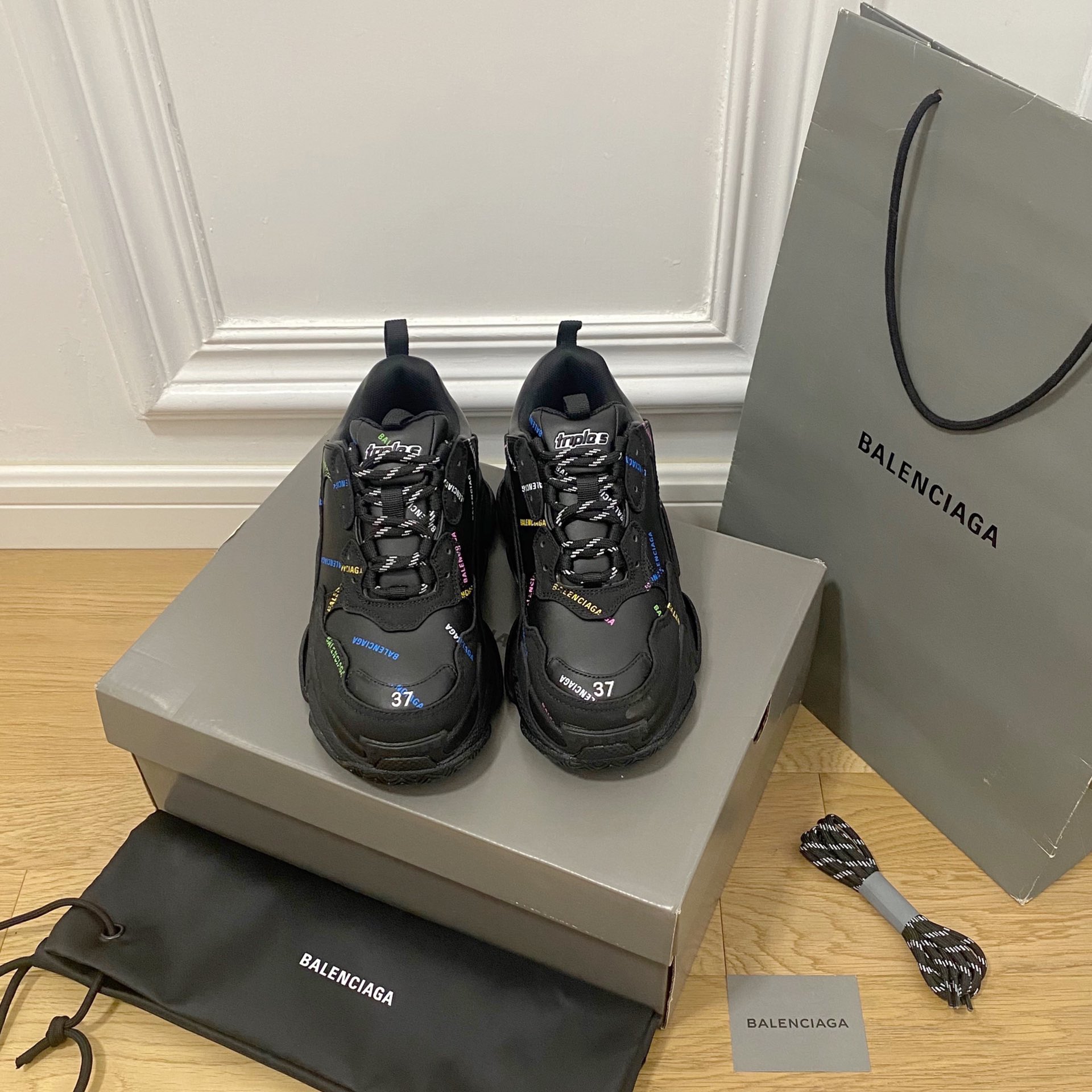Palabras de color negro Balenciaga·Balenciaga 2022ss nuevo nuevo color triples zapatillas de deporte con suela gruesa z…