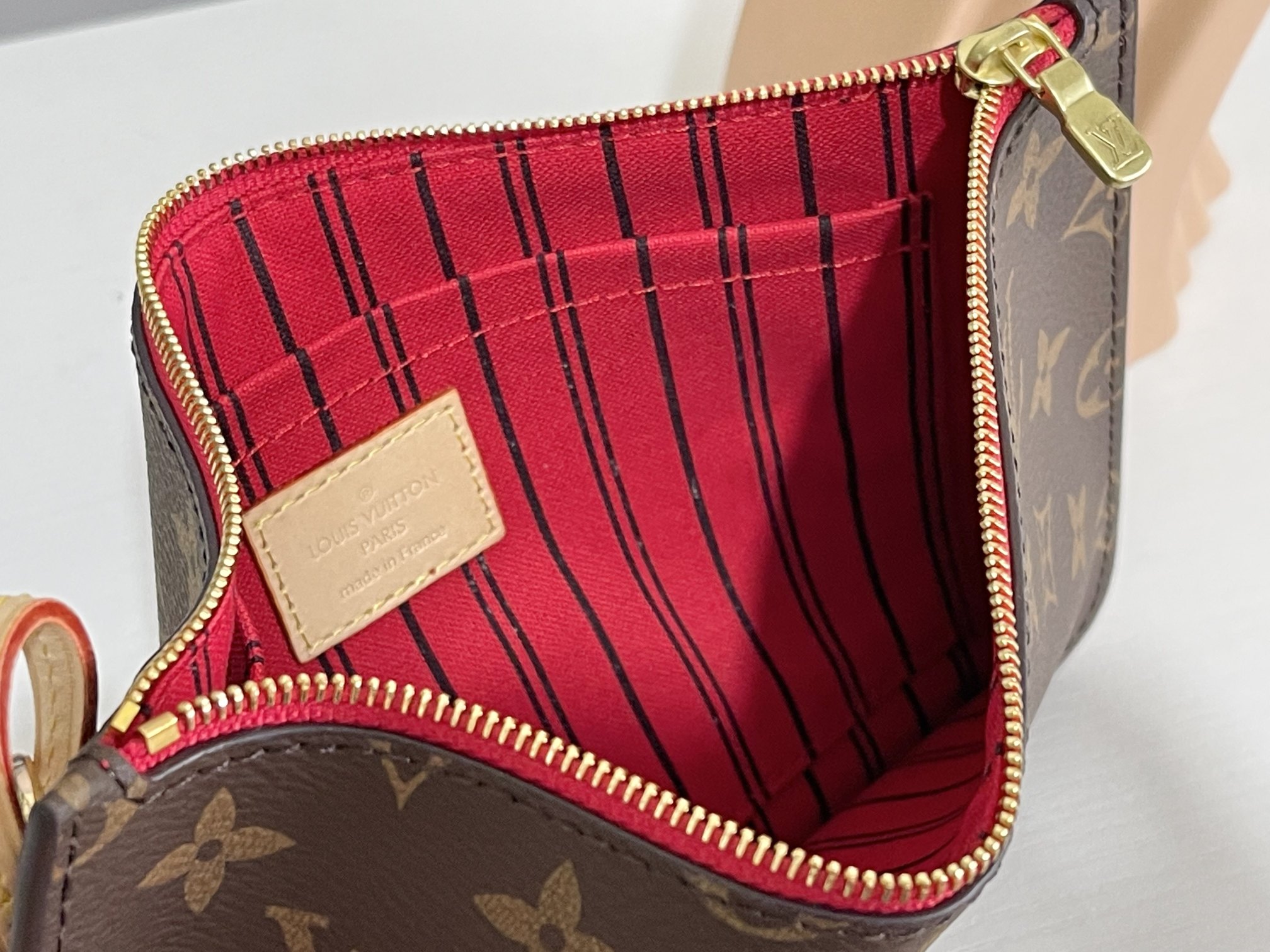 M41177老花-大红 全钢五金💯✅🎀🎀经典购物袋💋31cm 💋LV路易威登新款 Neverfull 全新演绎经典手袋,探索袋内精致细节 7