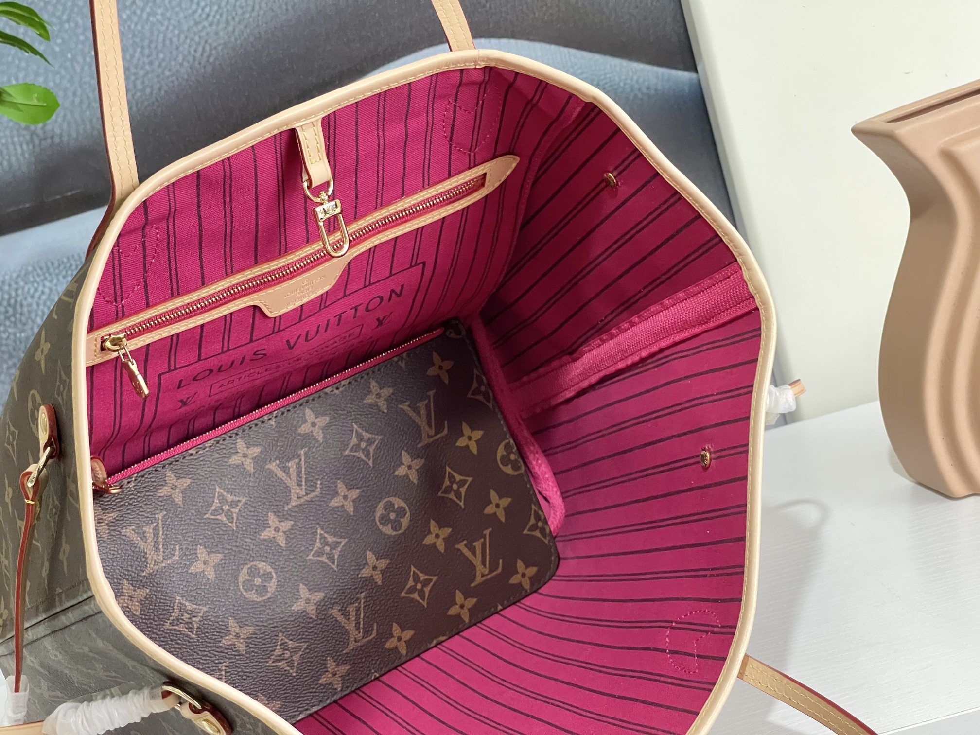 M41178老花-玫红 全 钢五金💯✅🎀🎀经典购物袋💋31cm 💋LV路易威登新款 Neverfull 全新演绎经典手袋,探索袋内精致细节 8
