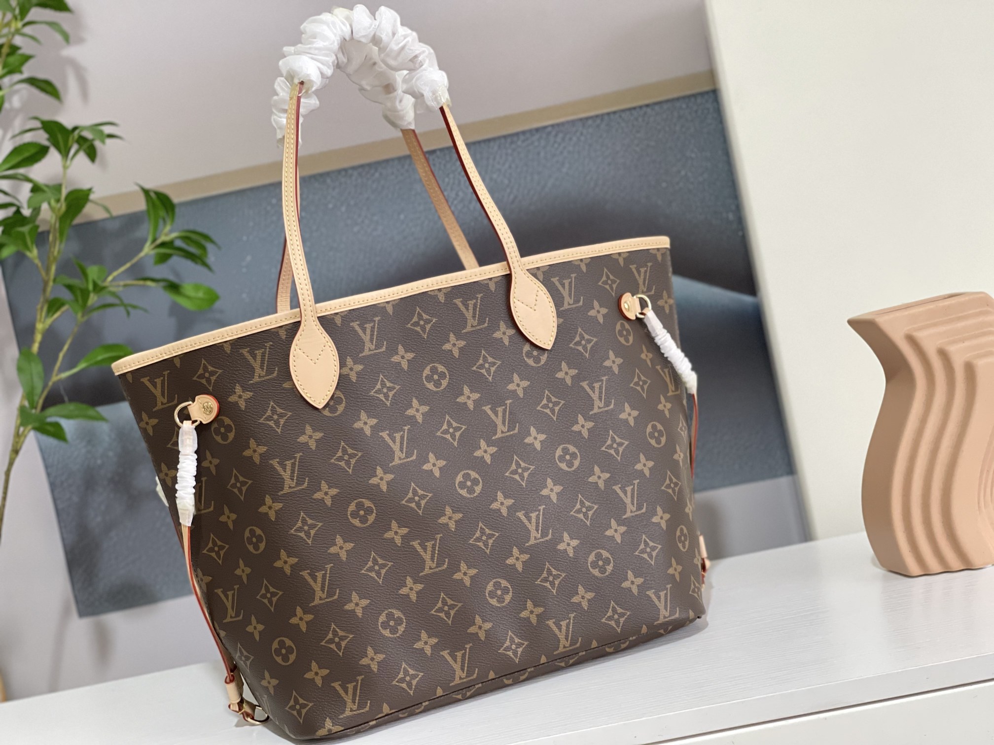 Louis Vuitton Luxury Handbag Collection 3