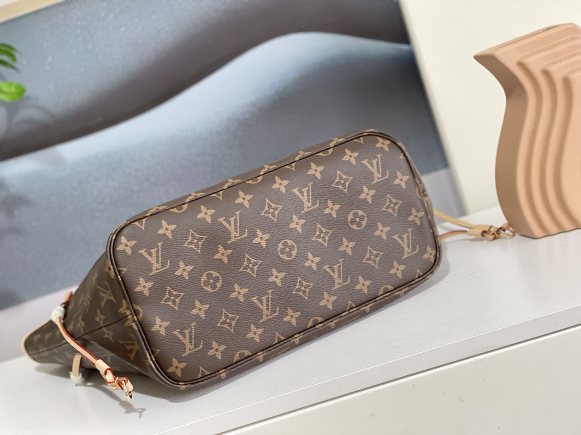 Louis Vuitton Luxury Handbag Collection 4