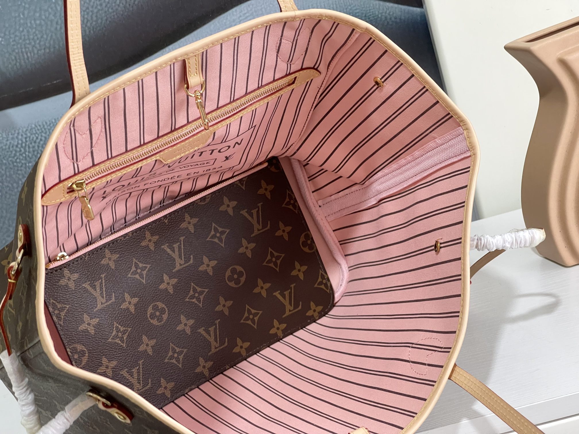 Louis Vuitton Luxury Handbag Collection 7