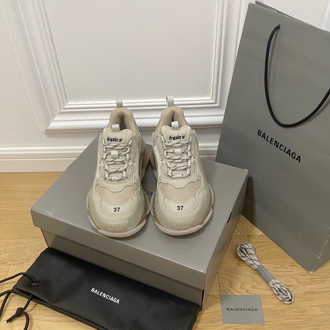 Caqui BALENCIAGA · Balenciaga 2022ss nuevo color nuevo triples zapatos de papá con colchón de aire de cristal real 🥾 ⚠…