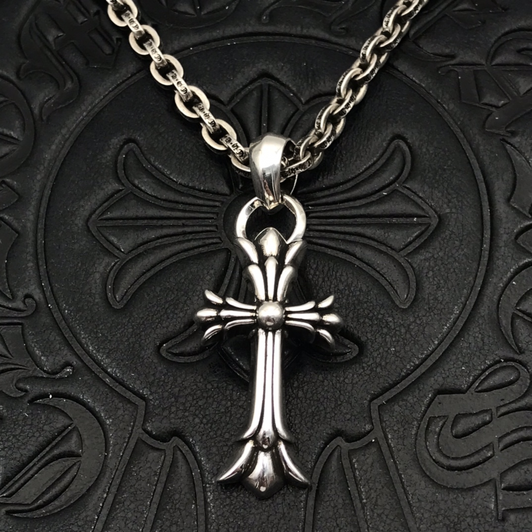 NO:582116,High version of Chrome Hearts classic medium water drop double layer cross pendant necklace, with in-depth details, clear engraving, matching letter chain, fine jewelry, chrome hearts, necklace19860909高版本克罗心经典中号水滴双层十字架吊坠项链,细节到位,刻字清晰,搭配字母链,饰品精品,chrome hearts,necklace,Jewelry