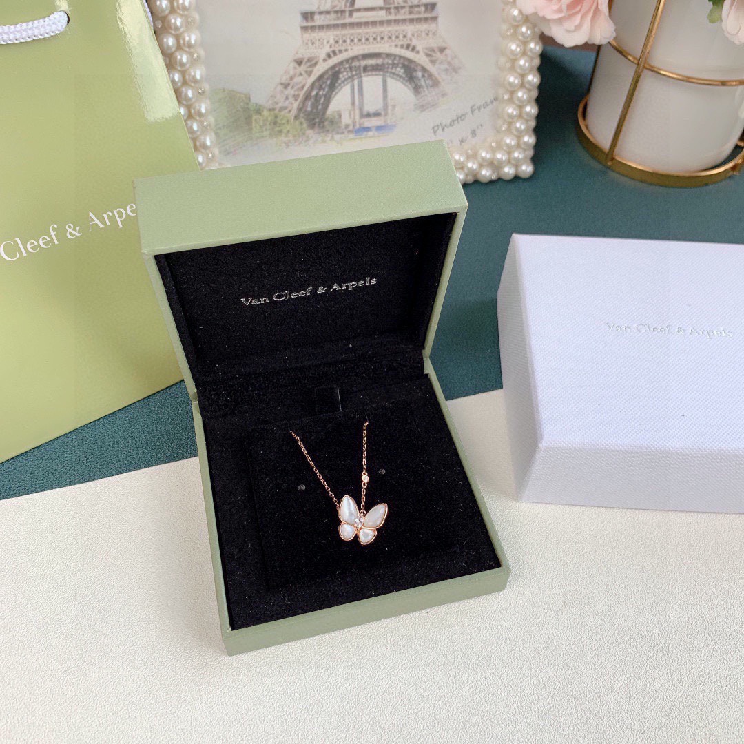 Van Cleef & Arpels 超 VCA/梵克雅宝白色贝母蝴蝶 项链 925纯银镀18k金持久保色 蝴蝶锁骨链 栩栩如生 夏季 单品…… 18k玫瑰金镶嵌钻石 白贝母