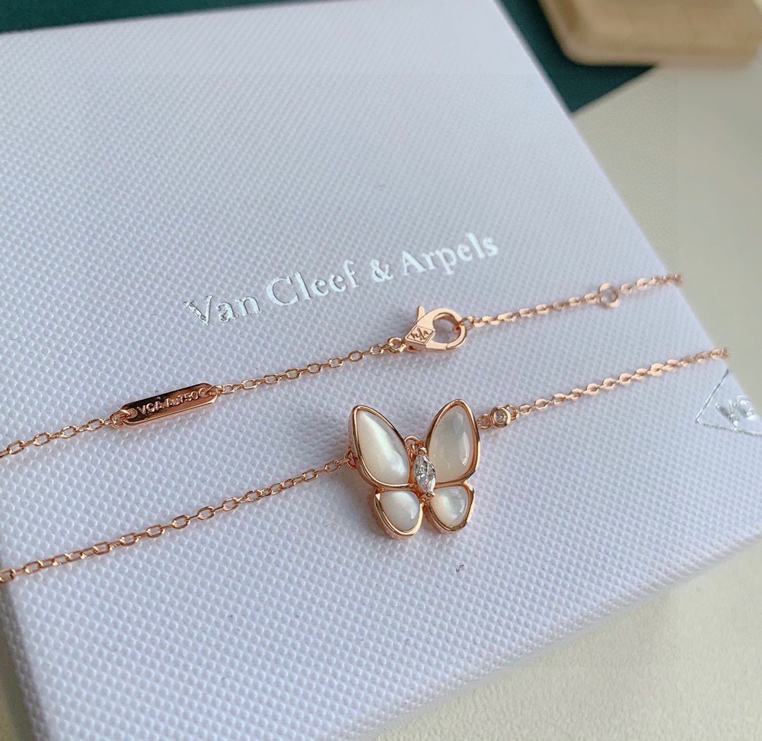 Van Cleef & Arpels 超 VCA/梵克雅宝白色贝母蝴蝶 项链 925纯银镀18k金持久保色 蝴蝶锁骨链 栩栩如生 夏季 单品…… 18k玫瑰金镶嵌钻石 白贝母