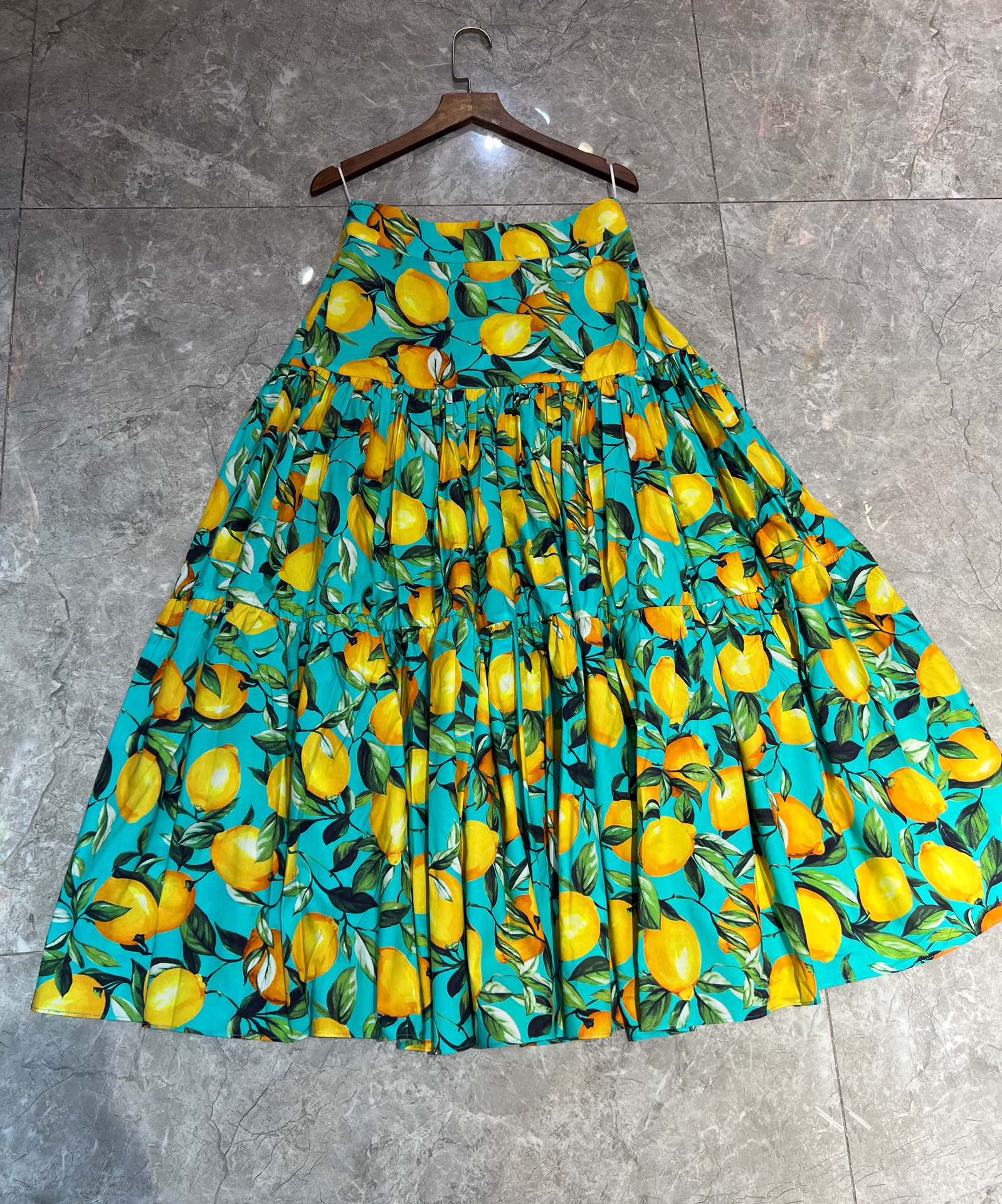 NO:932110,Dolce & Gabbana counter original customization blue background lemon series counter 1:1 customization spot SMLXLXXL, Dolce & Gabbana-clothing, Dolce&Gabbana,19860909杜嘉班纳 专柜原版定制 蓝底柠檬系列专柜1:1定制 现货SMLXLXXL,杜嘉班纳-服装,Dolce&Gabbana,,Women's clothing