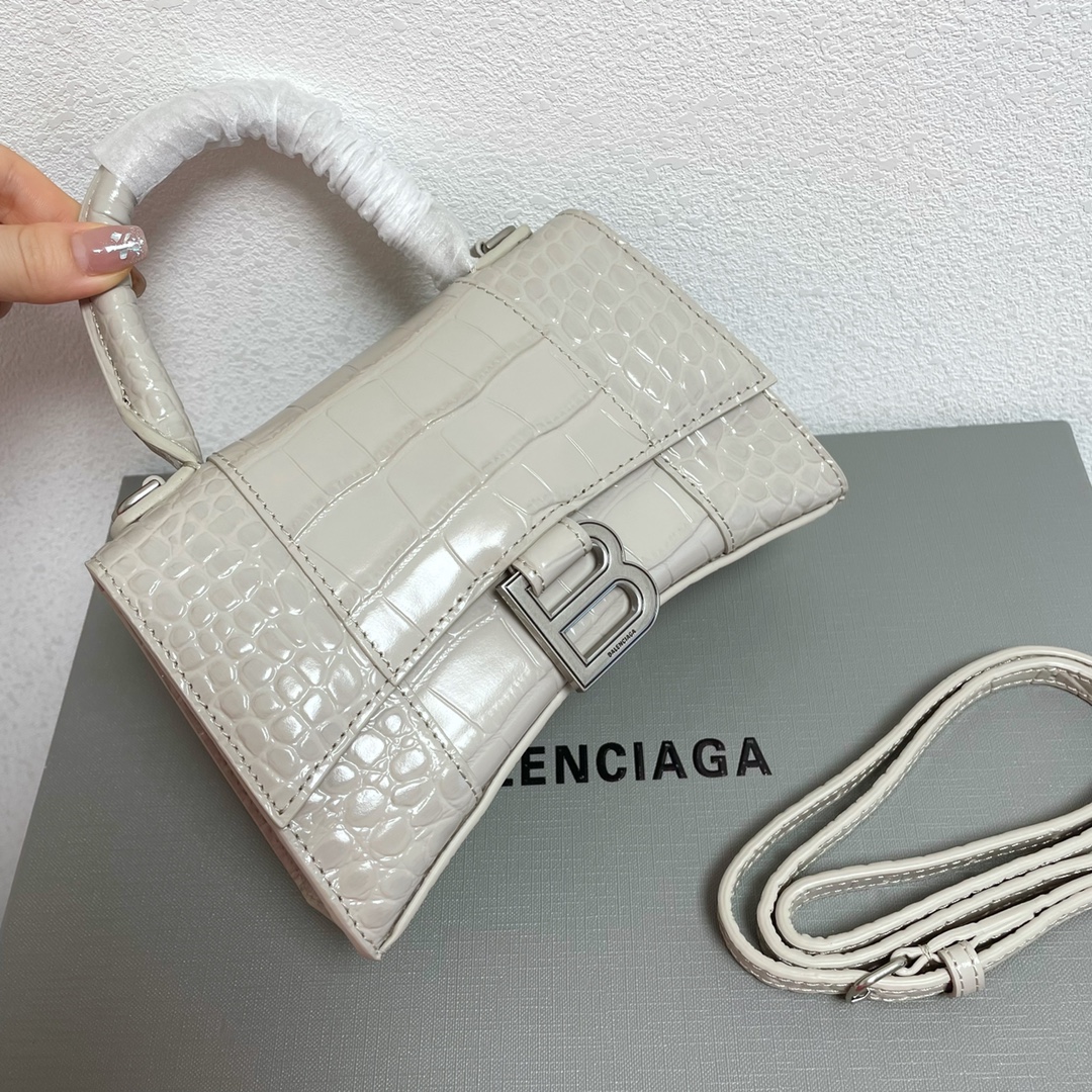 巴黎世家BalenciagaHourglass沙漏包XS1️9️cm高冷气质色系的米白色原单进口小牛皮压