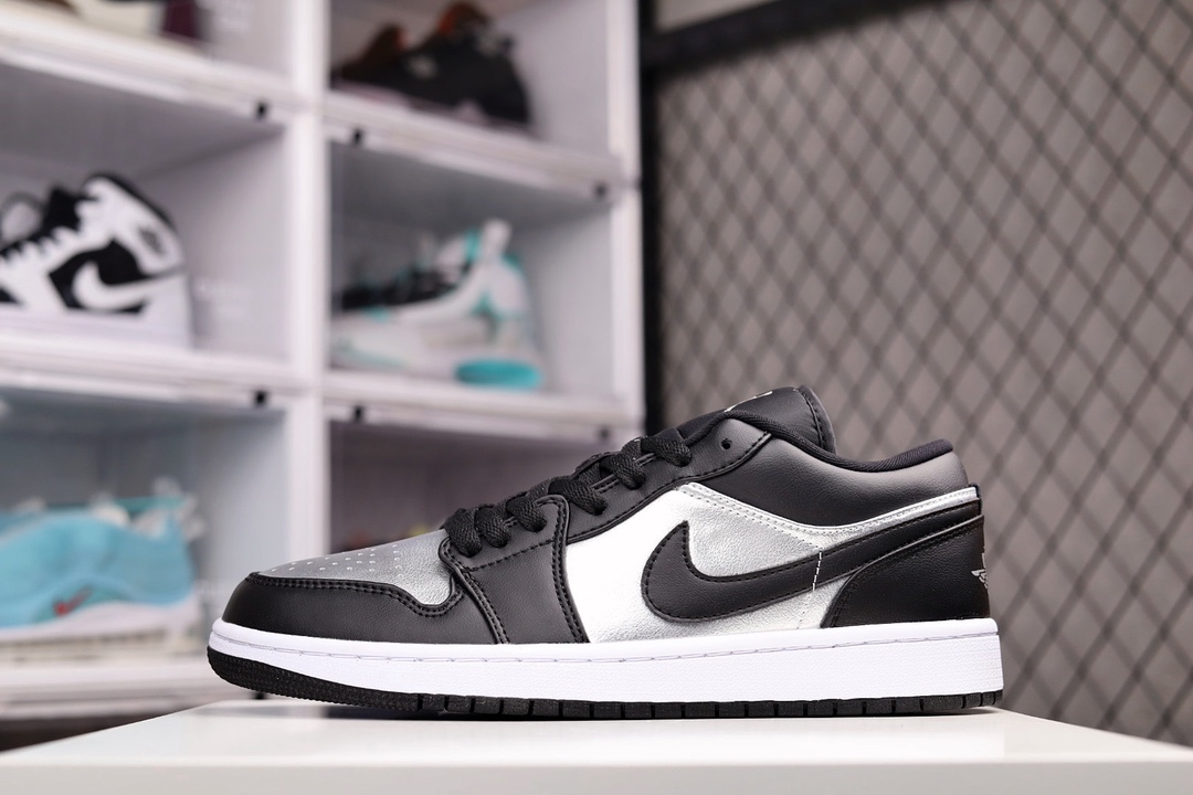 H0 公司级Air Jordan 1 Low “Silver Toe”黑银AJ1乔1低帮休闲板鞋 同步官方配色市场唯一独家头层皮打造 原鞋原档案开发 原厂皮料 原档冲孔鞋头 正确满胶鞋垫 四线拉帮 原厂织唛标 鞋舌高弹海绵填充553RC