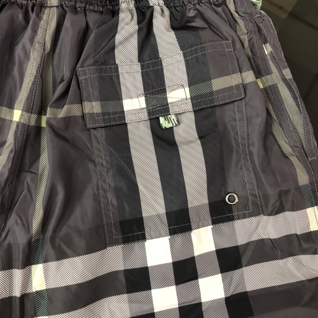 버버리 남성 반바지 136792 Burberry Shorts 썸네일 이미지