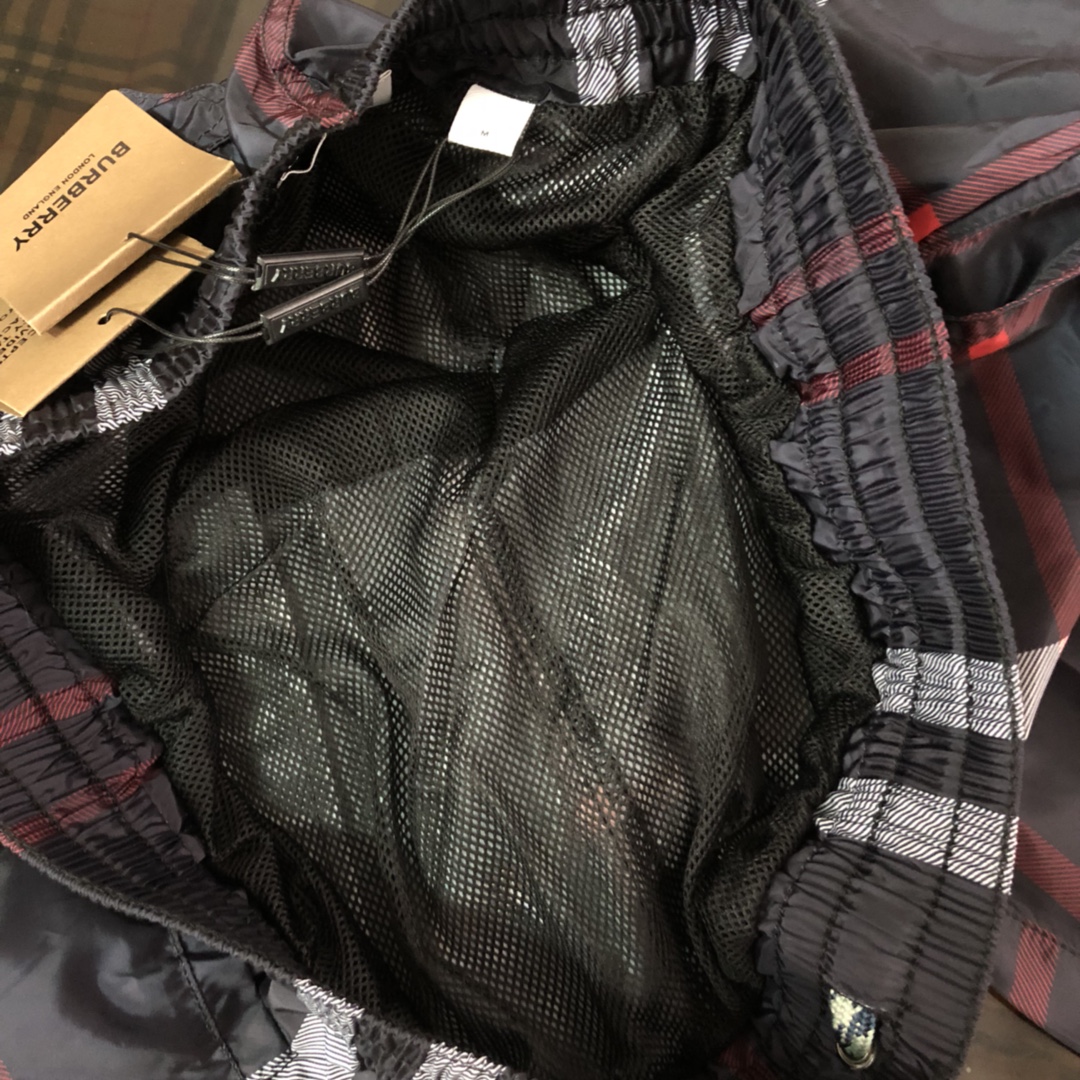 버버리 남성 반바지 136794 Burberry Shorts 썸네일 이미지