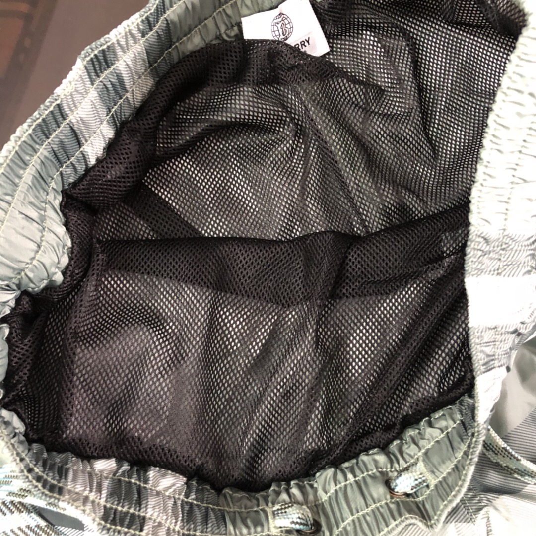 버버리 남성 반바지 136791 Burberry Shorts 썸네일 이미지