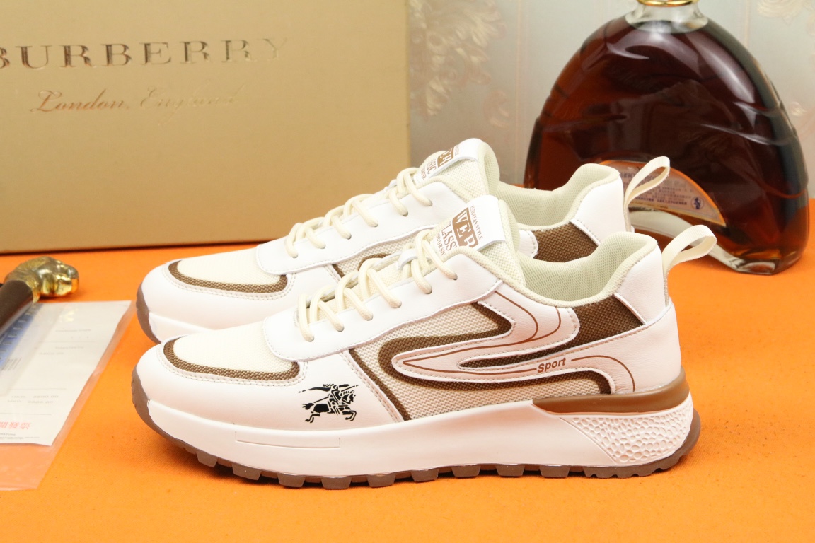 I5   Burberry  巴宝莉  代购款🔍男士🚹官网同步，鞋面采用进口牛皮搭配针织网布面料，透气网布内里， 完全1⃣️比1⃣️复刻🇮🇹，防滑耐磨橡胶大底⚠原厂跟单货，🔍🔍高品质看细节，欢迎对比⚠