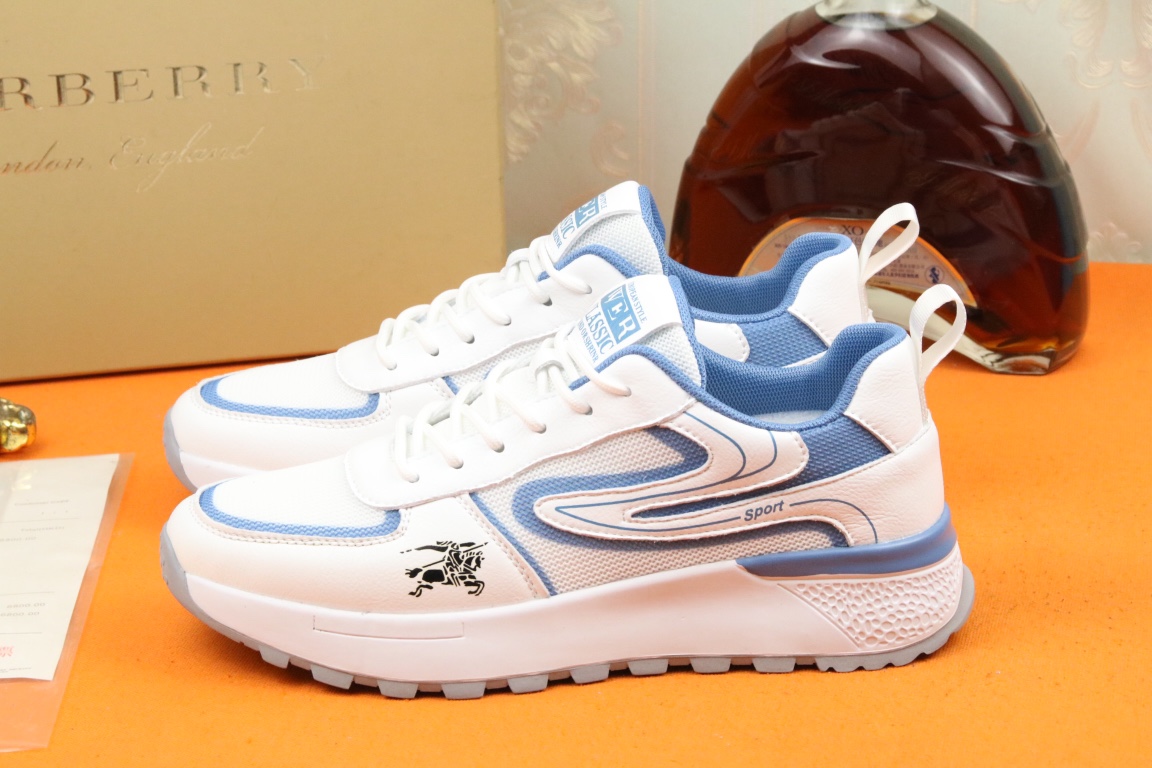 I5   Burberry  巴宝莉  代购款🔍男士🚹官网同步，鞋面采用进口牛皮搭配针织网布面料，透气网布内里， 完全1⃣️比1⃣️复刻🇮🇹，防滑耐磨橡胶大底⚠原厂跟单货，🔍🔍高品质看细节，欢迎对比⚠