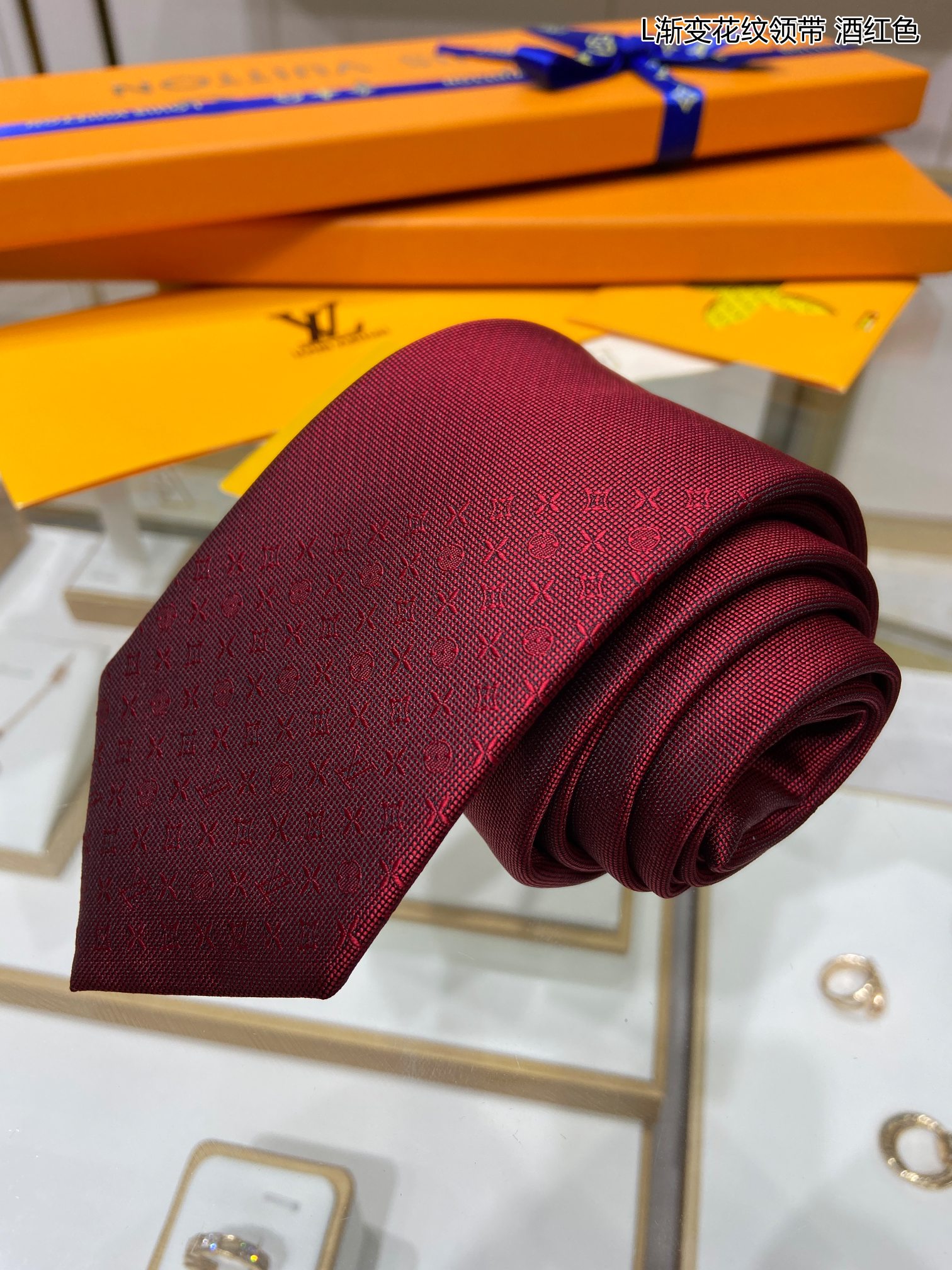 LV路易威登100%顶级提花真丝渐变花纹领带