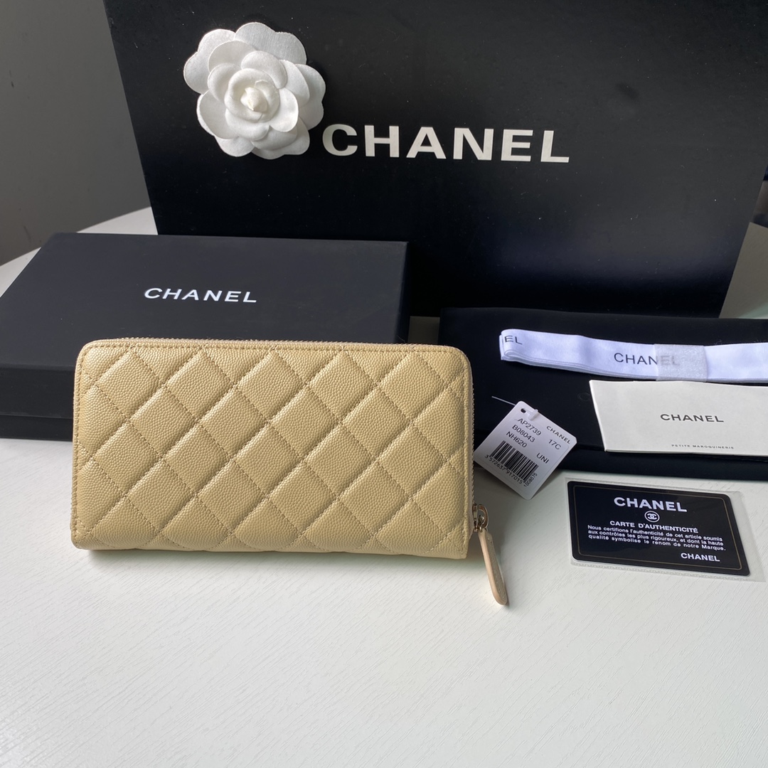 Chanel 小香22新款拉链长夹钱包到货 头层牛皮搭配新款luogo、同样是穿皮旁边钻石包围设计 细节美到淋漓尽致 尺寸:10×19