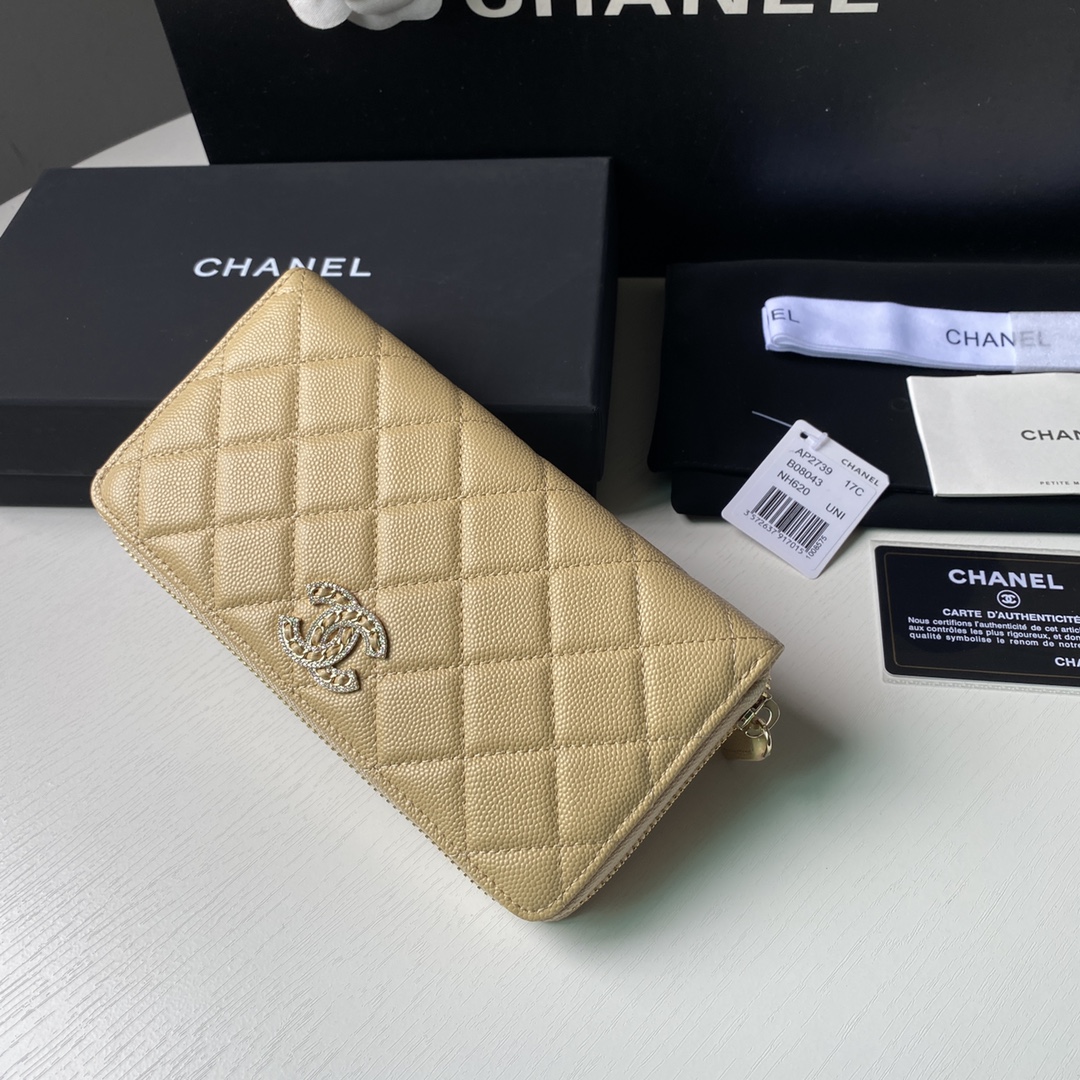 Chanel 小香22新款拉链长夹钱包到货 头层牛皮搭配新款luogo、同样是穿皮旁边钻石包围设计 细节美到淋漓尽致 尺寸:10×19