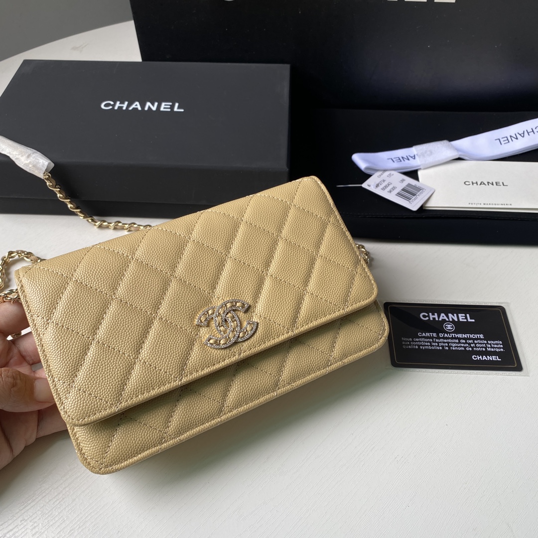 Chanel 小香22新款WOC到货 头层牛皮搭配新款luogo、同样是穿皮旁边钻石包围设计