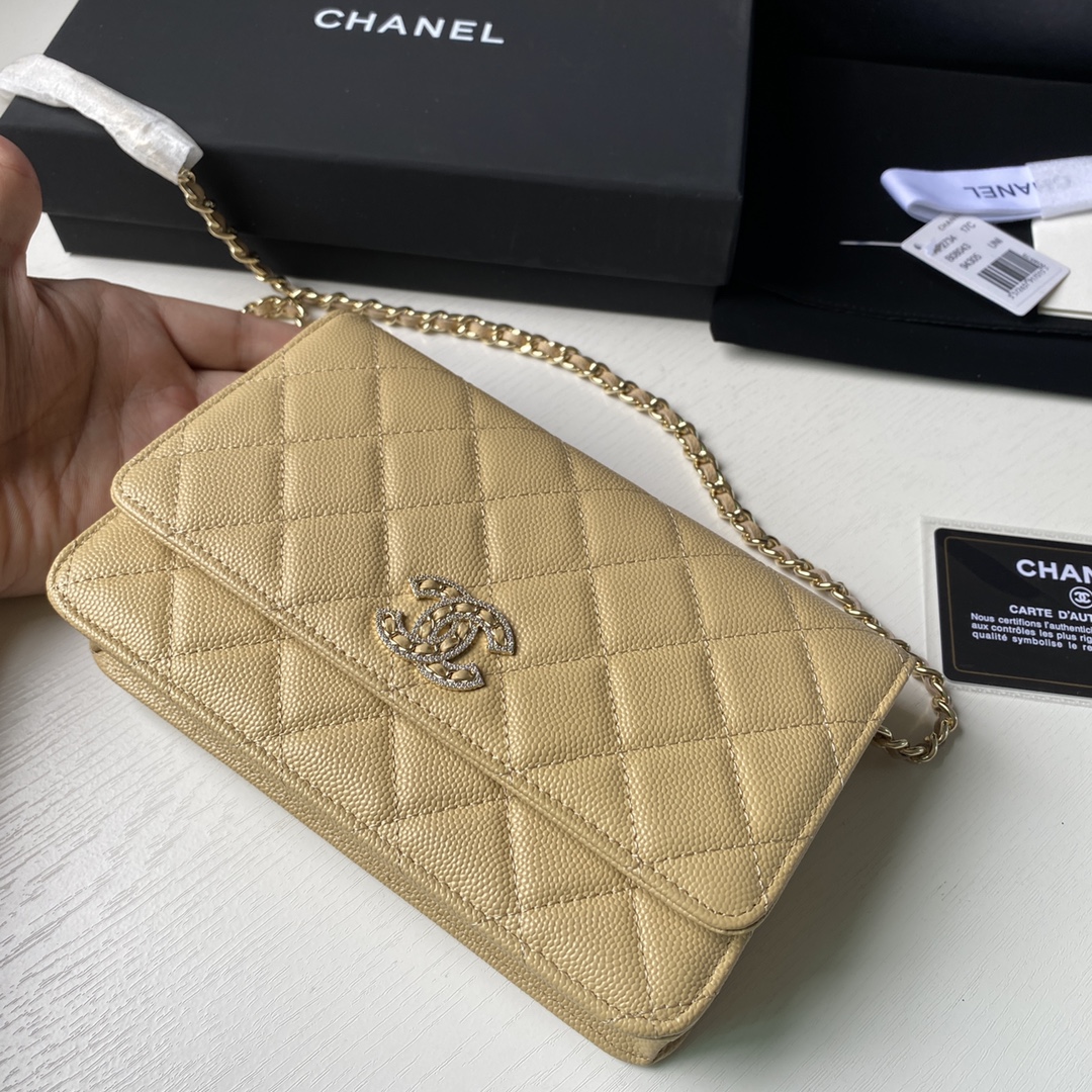 Chanel 小香22新款WOC到货 头层牛皮搭配新款luogo、同样是穿皮旁边钻石包围设计