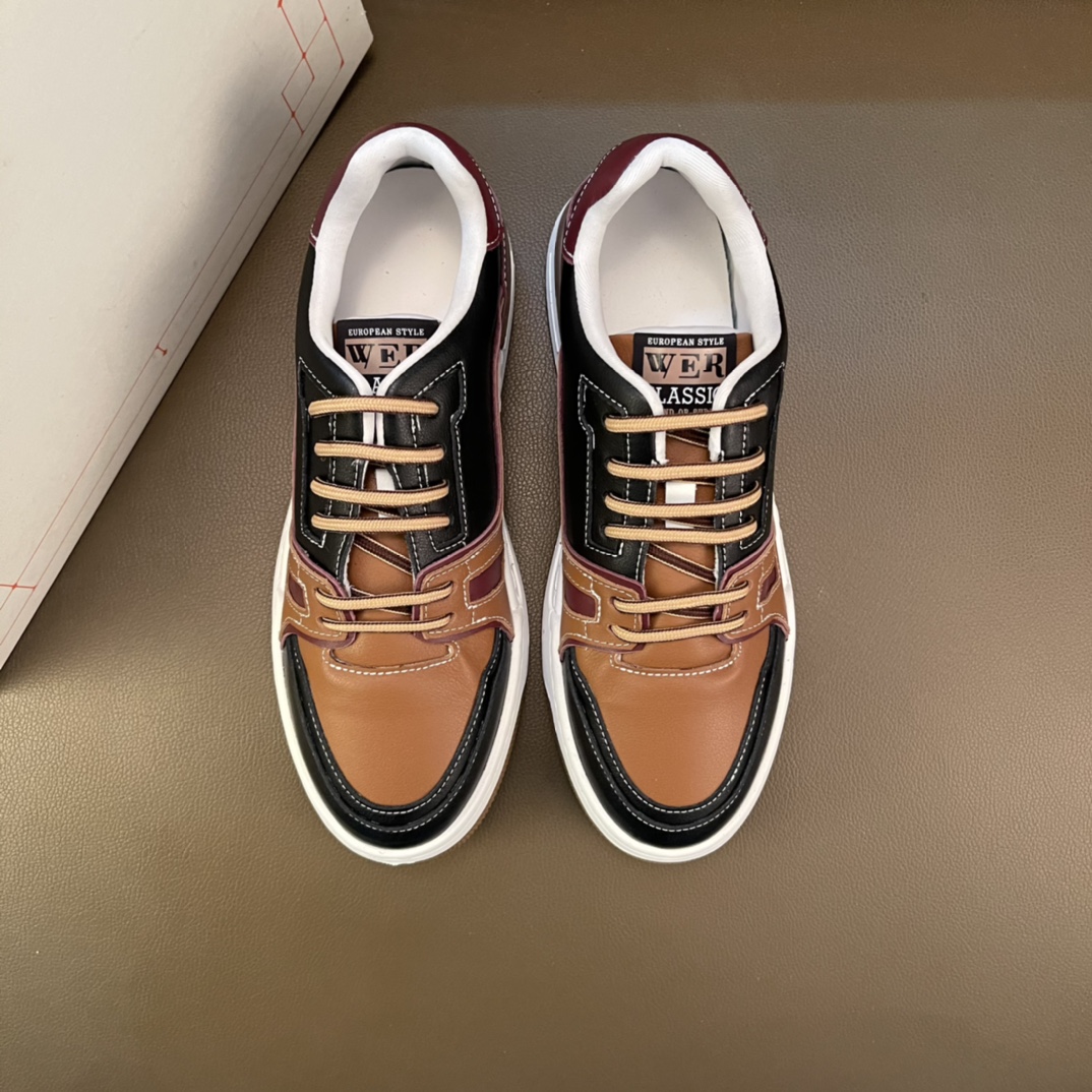 I5  高品质😍 欧美大师设计简洁高档大气，专柜品质值得信赖，面料进口顶级牛皮 。😍 牛皮 内里🐑 做工精细，专柜原版大底，上脚舒适百搭，潮男乐福专属定制，小 麦昆 Alexander McQueen  适合司机户外行车🚗 休闲鞋系列之首 男鞋