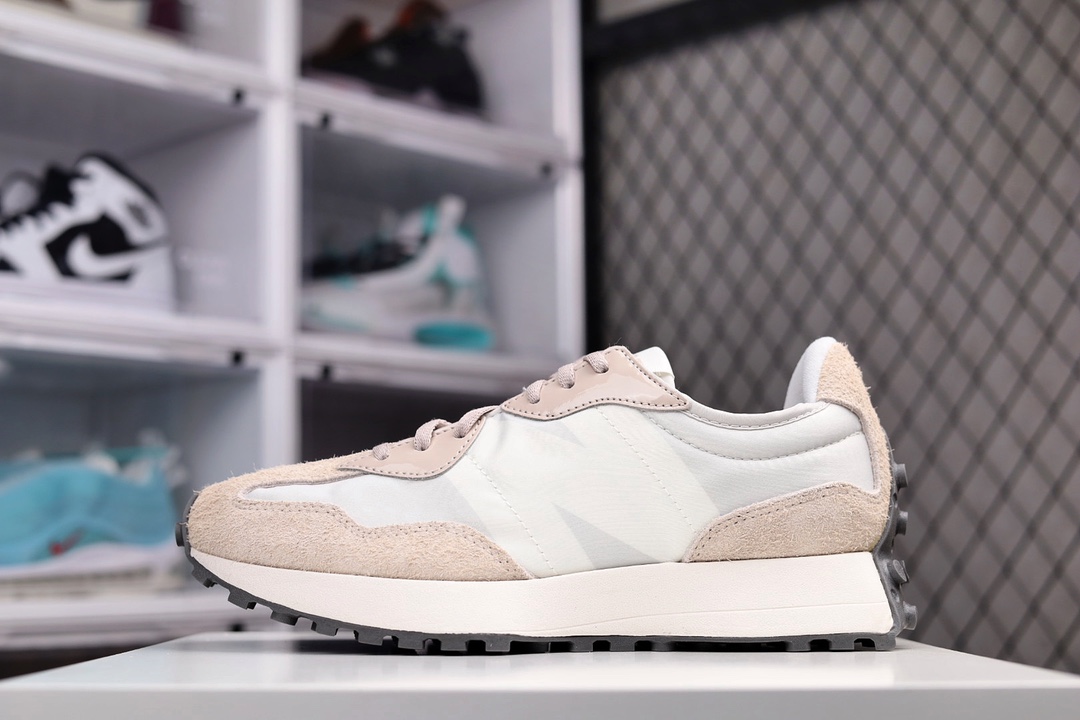市面唯一纯原级别出货 新百伦 NB327 New Balance 327 复古先锋 市面目前唯一独立开模 原鞋开发 正确进口翻毛皮料 正确中底布 正确原标 区分市面一切版本 细节见对比 独家价格优势供货 MS327休闲运动慢跑鞋 男女鞋