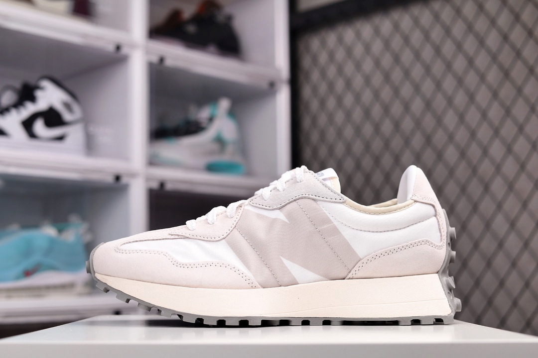 市面唯一纯原级别出货 新百伦 NB327 New Balance 327 复古先锋 市面目前唯一独立开模 原鞋开发 正确进口翻毛皮料 正确中底布 正确原标 区分市面一切版本 细节见对比 独家价格优势供货 MS327休闲运动慢跑鞋 男女鞋