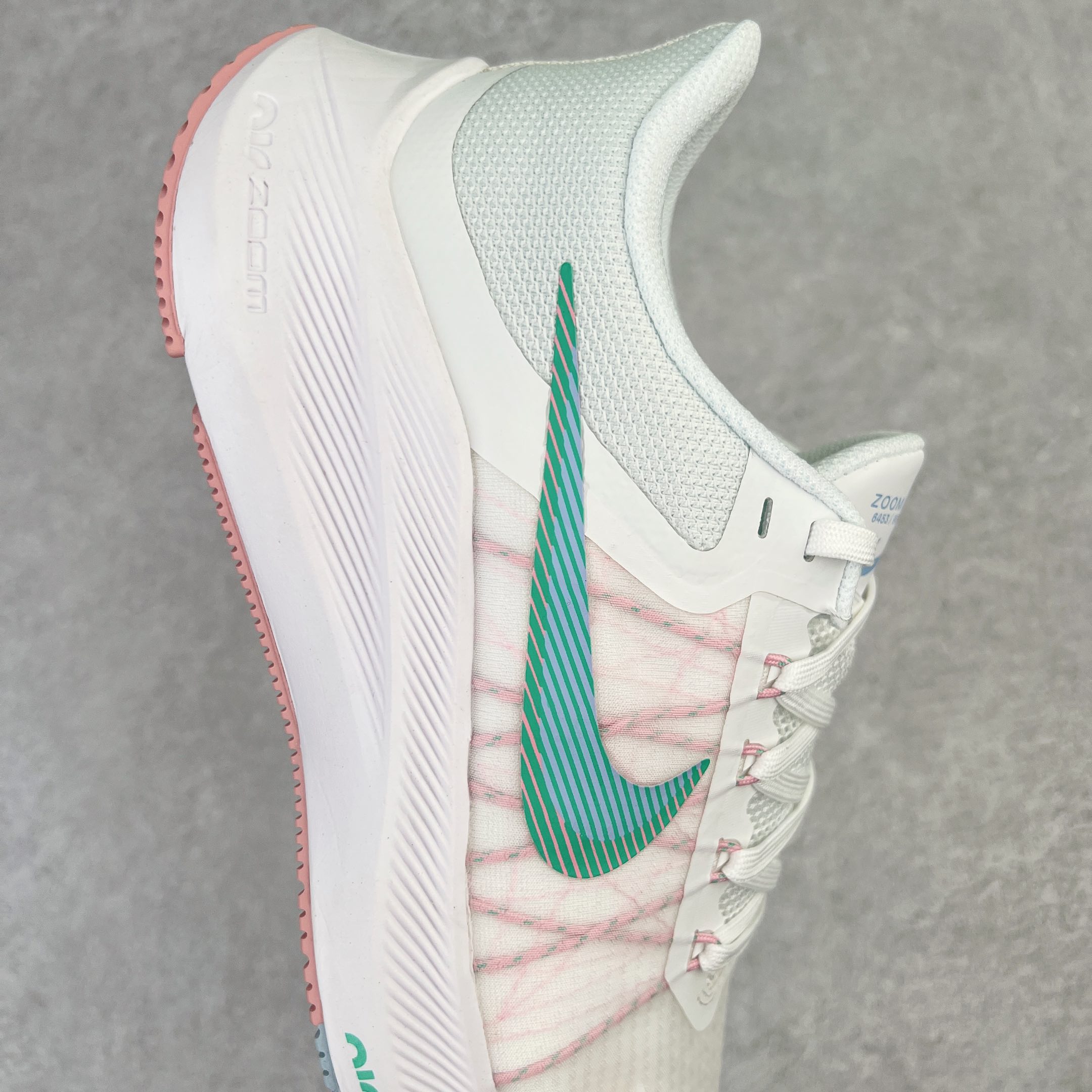 图片[6]-＃TG纯原 NK Air Zoom Winflo V8 登月网面透气专业跑步鞋 CW3421-005 原档案数据原厂网纱 正确高频花纹 前后掌内置Zoom Air气垫 原装MD大底 脚感完美还原 原盒原配 QC检验、钢印 俱全 原底科技 同步原版 脚感堪比Boost 实拍调校N版已经零色差零失真 百分百还原实物色彩所见即所得 不存在货不对板色差等低级问题 选购参考实物拍摄 不混卖不参货 只用心做好货严格选品 承诺混一赔十 尺码：36 36.5 37.5 38 38.5 39 40 40.5 41 42 42.5 43 44 44.5 45-选品中心