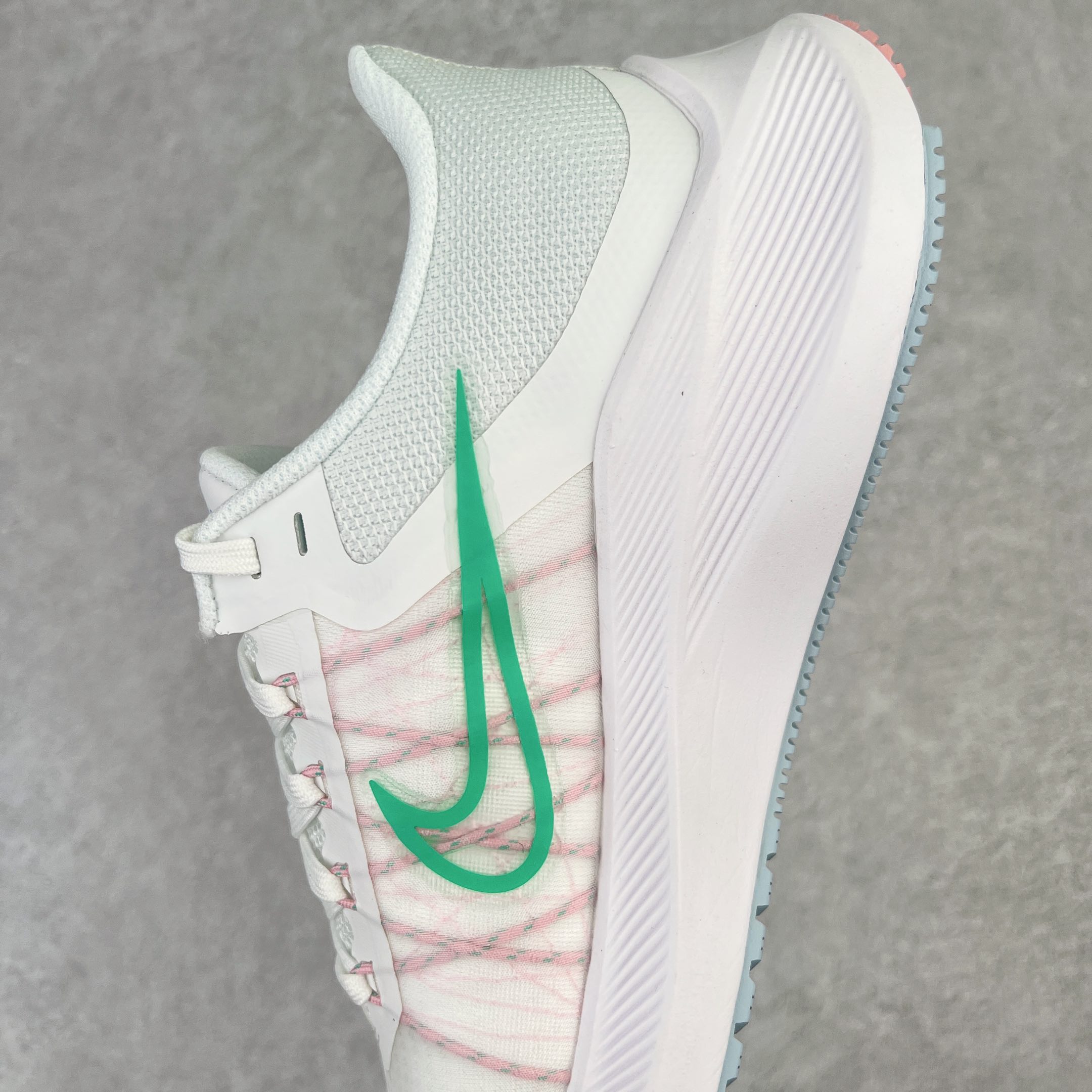 图片[7]-＃TG纯原 NK Air Zoom Winflo V8 登月网面透气专业跑步鞋 CW3421-005 原档案数据原厂网纱 正确高频花纹 前后掌内置Zoom Air气垫 原装MD大底 脚感完美还原 原盒原配 QC检验、钢印 俱全 原底科技 同步原版 脚感堪比Boost 实拍调校N版已经零色差零失真 百分百还原实物色彩所见即所得 不存在货不对板色差等低级问题 选购参考实物拍摄 不混卖不参货 只用心做好货严格选品 承诺混一赔十 尺码：36 36.5 37.5 38 38.5 39 40 40.5 41 42 42.5 43 44 44.5 45-选品中心