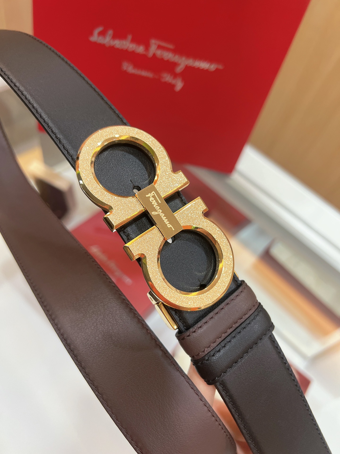 Ferragamo菲拉格慕    精钢8字滚砂金属夹扣男士3.5cm腰带