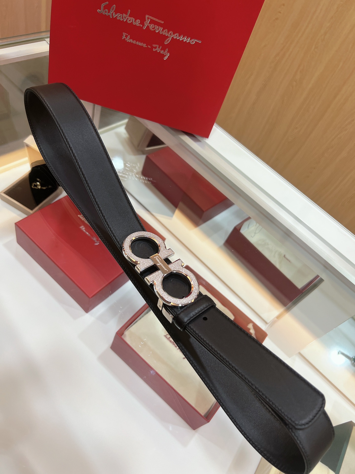 Ferragamo菲拉格慕    精钢8字滚砂金属夹扣男士3.5cm腰带