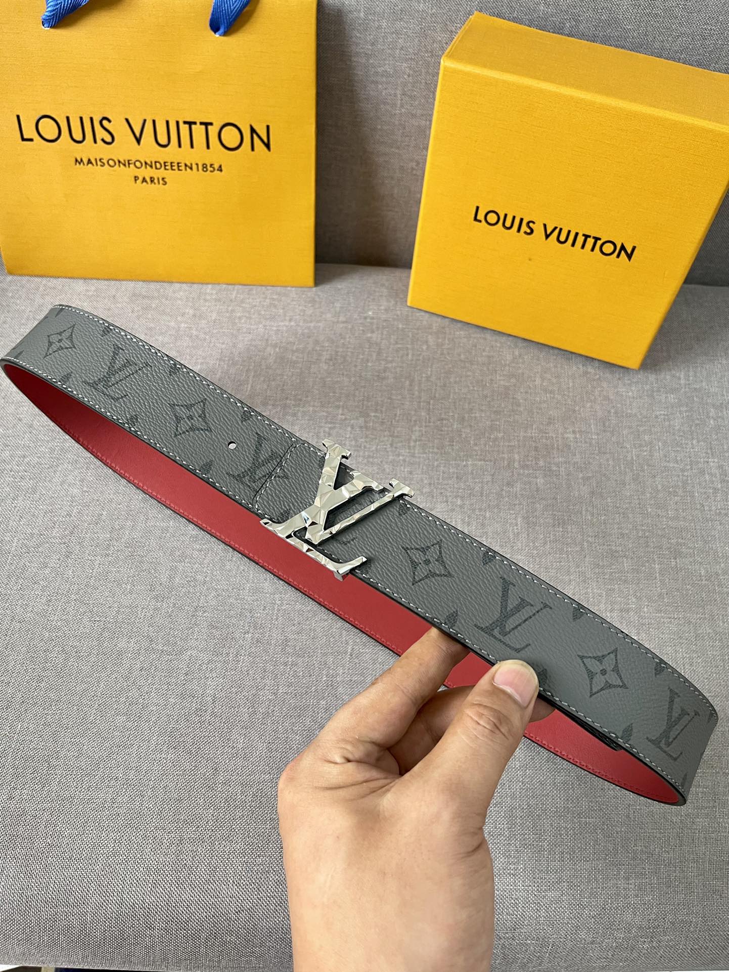 Original with full packaging gift box 🎁 LV: LV Initiales men's reversible belt, one side gray monogram canvas, the oth…