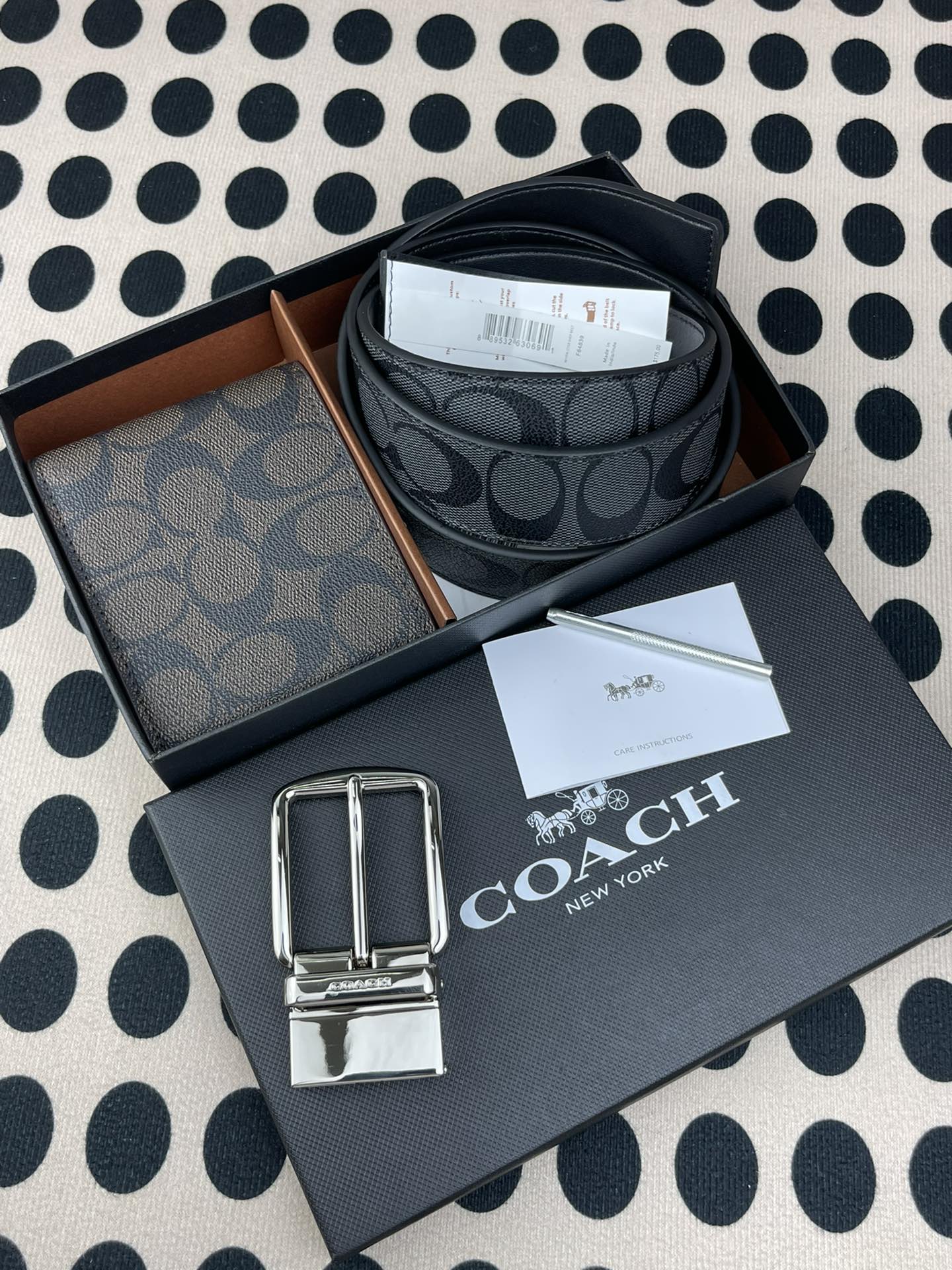 Coach ～coach 送礼男款精品皮带F64839+咖色短款钱包74993