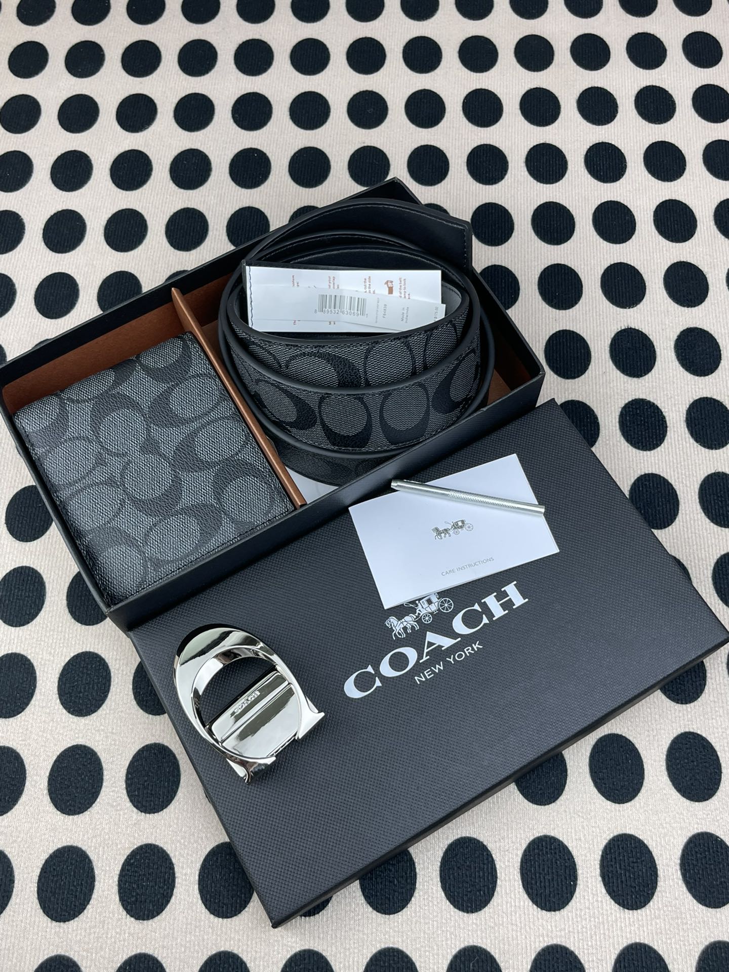 Coach ～coach 送礼男款精品皮带F64839+黑色短款钱包74993